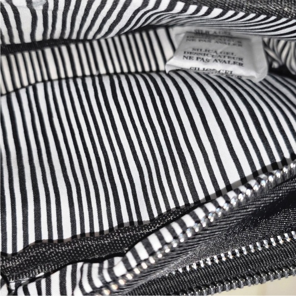 Brighton Love Essentials Purse Black Crossbody Bag Unopened New - Picture 14 of 14